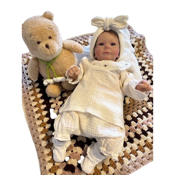 G. Hegler Lifelike Newborn Baby Doll Reborn Baby style Outfit Blanket imaginary - Picture 1 of 16